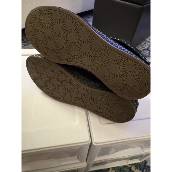 Sz 6 Ugg Varney Black Suede Women’s Ankle Booties Whip Stitched - Picture 6 of 11